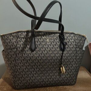 Michael Kors Black and Gold Women's Bag